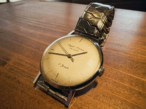 Orologio svizzero carica